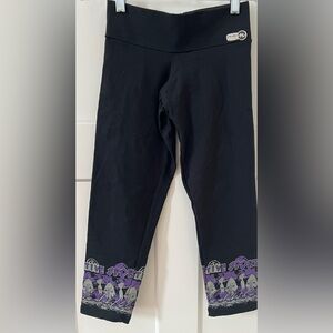 *Fun* Black Capri Fitness Leggings, Women’s XS